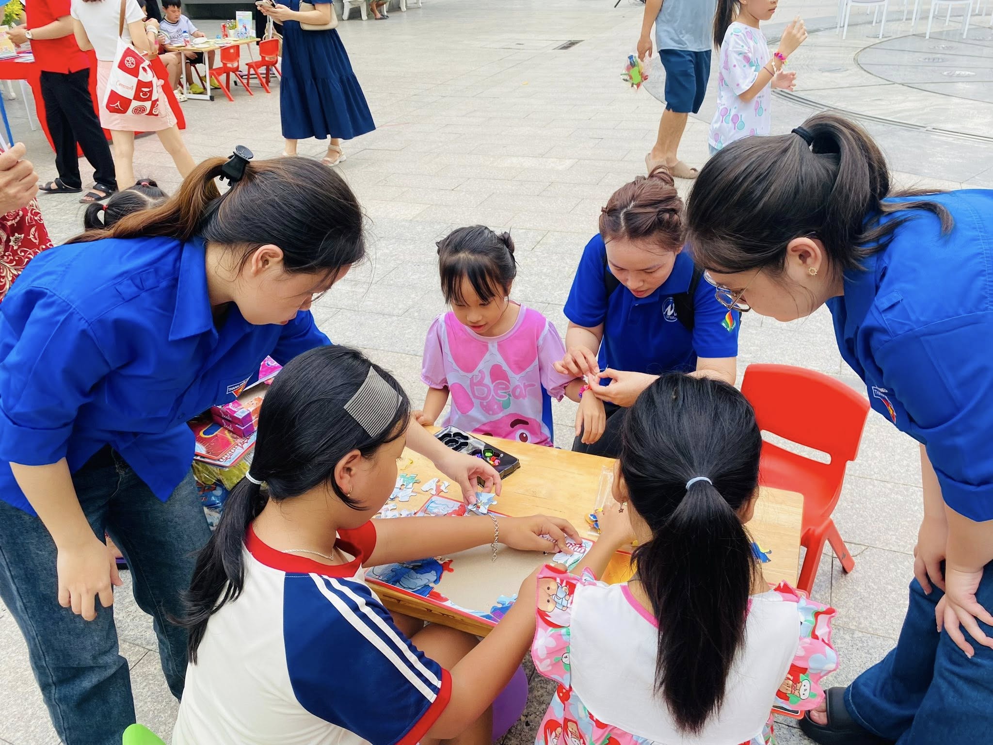 Đoàn thanh niên - Hội Sinh viên UFM sôi nổi các hoạt động Chào mừng Quốc tế thiếu nhi: hưởng ứng cao điểm “Chiến sĩ tình nguyện vì đàn em”